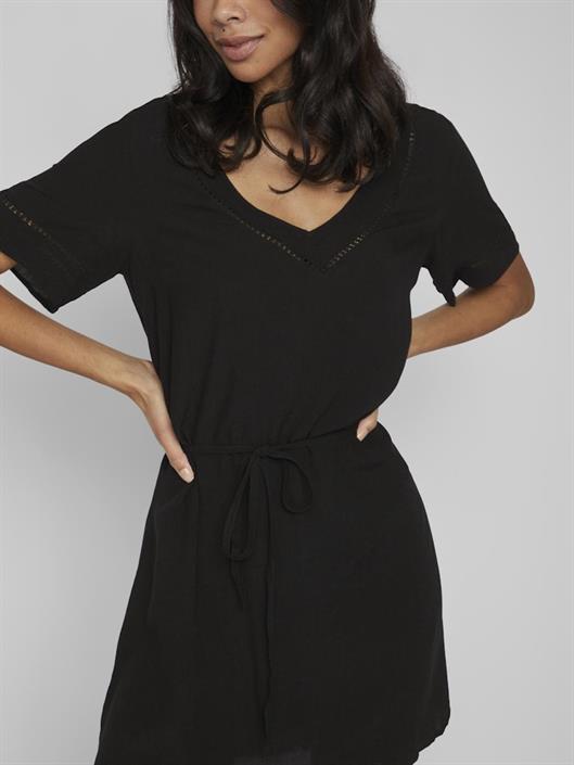 vimesa-detail-v-neck-s-s-dress-noos-black