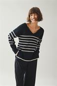 VIOSTRIA V-NECK L/S REV TOP-NOOS black beauty