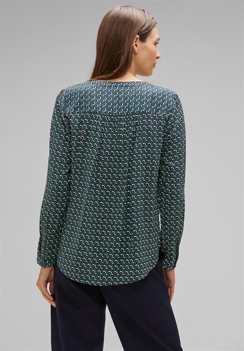 viskose-bluse-mit-print-gentle-green