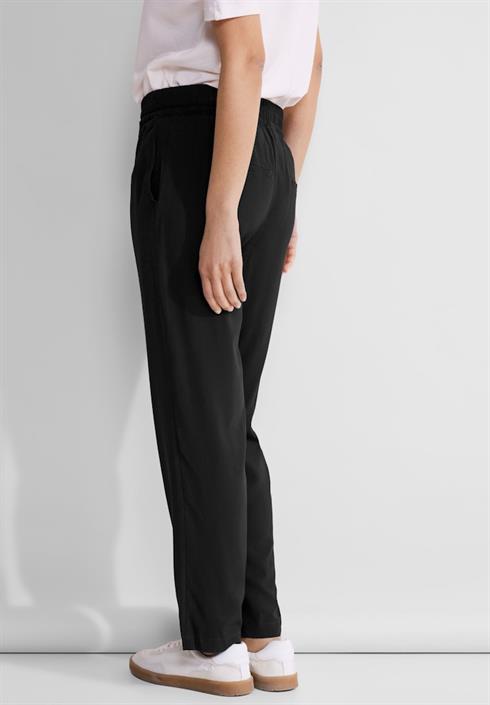 viskose-loose-fit-hose-black