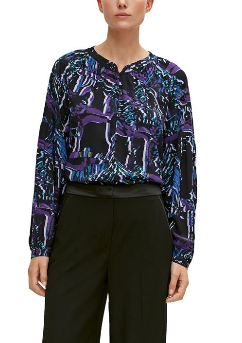 viskosebluse-mit-abstraktem-muster-schwarz