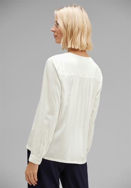 Viskosebluse mit Knopfleiste off white