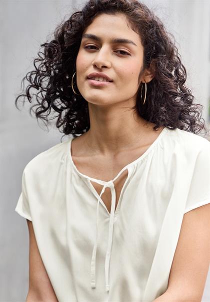 Viskosebluse mit Raffung off white