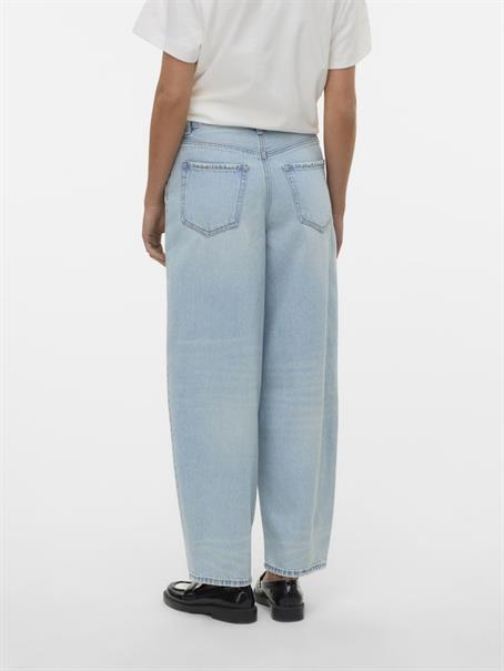 VMBILLIE HR BARREL ANK JEANS LI3146 NOOS light blue denim