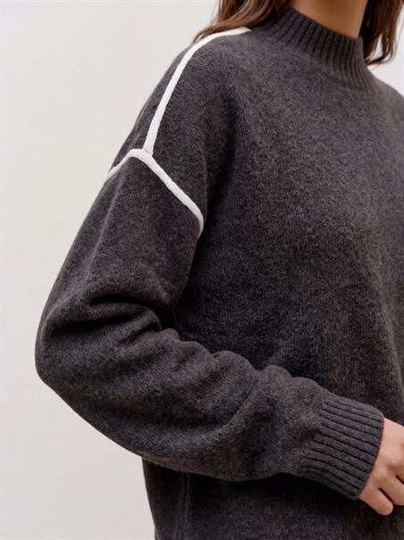 VMBOOM LS HIGHNECK PIPING PULLOVER NOOS chocolate torte