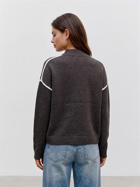 VMBOOM LS HIGHNECK PIPING PULLOVER NOOS chocolate torte