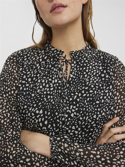 vmcaitlynn-l-s-tie-top-exp-ga-black2