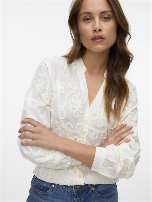 vmdaisy-ls-detail-top-wvn-cloud-dancer
