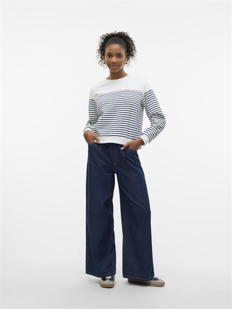 VMFERNANDA LS SWEAT BOX JRS GA cloud dancer