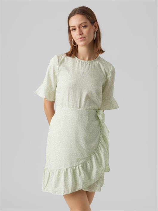 vmhenna-2-4-o-neck-short-dress-noos-pastel-green