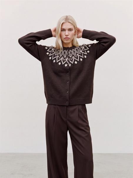 VMKARLA LS O-NECK BUTTON CARDIGAN BOO chocolate torte