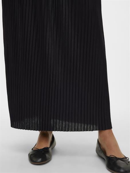 VMMILLE PLISSE MAXI SKIRT GA JRS black