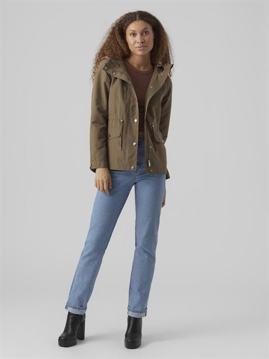 vmpernillefie-short-parka-capers