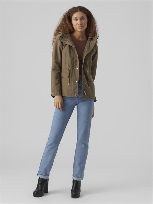 vmpernillefie-short-parka-capers