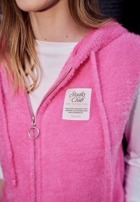 weiche-weste-blazing-berry-mel