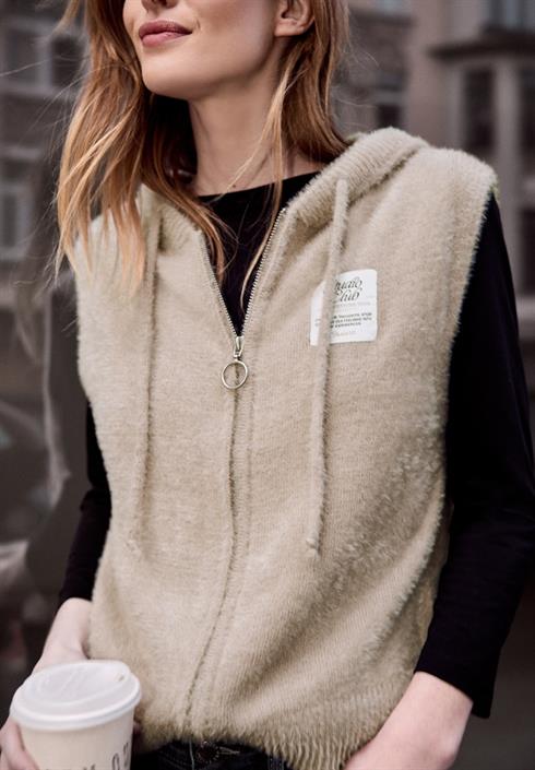 weiche-weste-buffed-beige