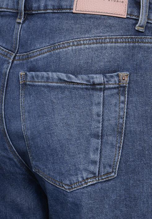 weite-jeanshose-medium-blue-washed