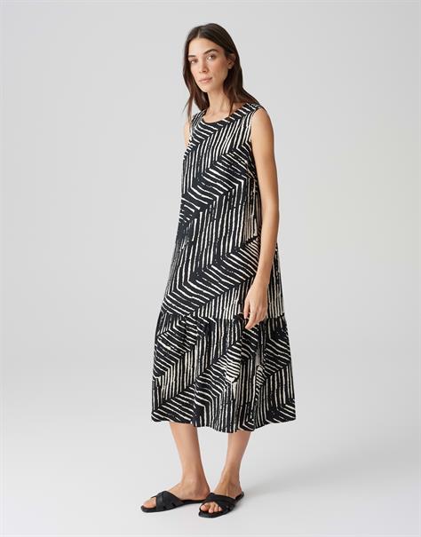 Wicy palm leaves black