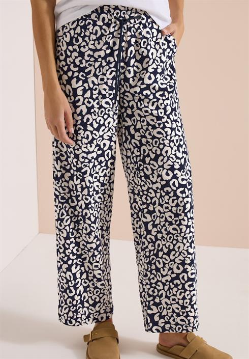 wide-leg-hose-im-loose-fit-mit-leo-print-urban-dark-blue
