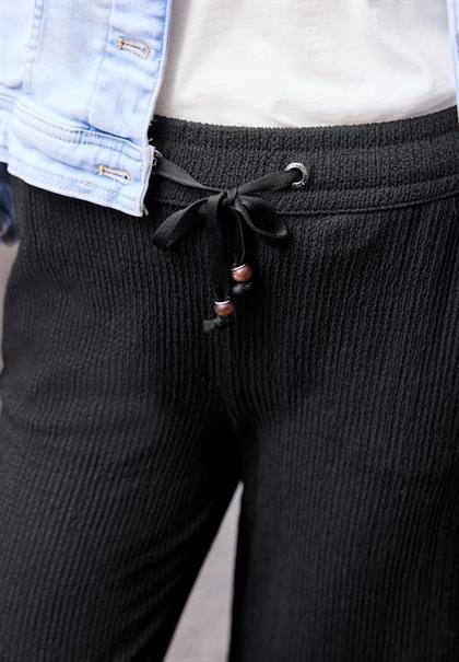 Wide Leg Hose in Crinkle Crash Struktur black