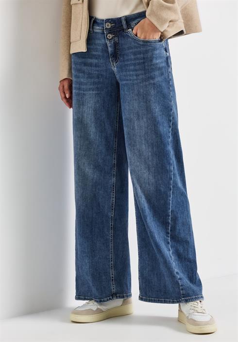 wide-leg-jeans-soft-blue