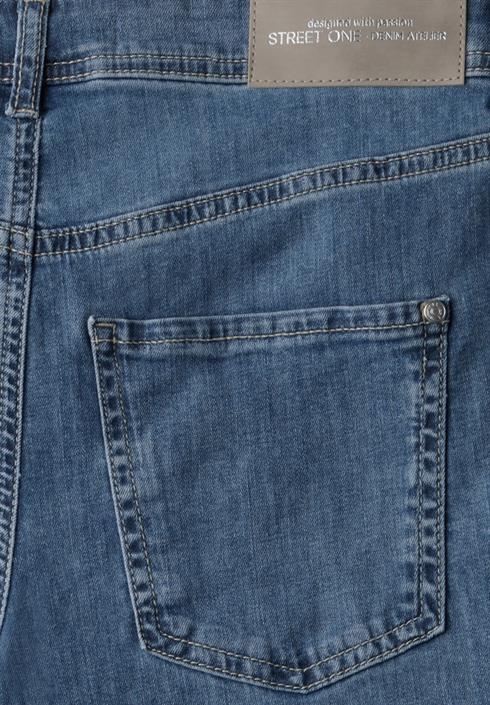 wide-leg-jeans-soft-medium-washed