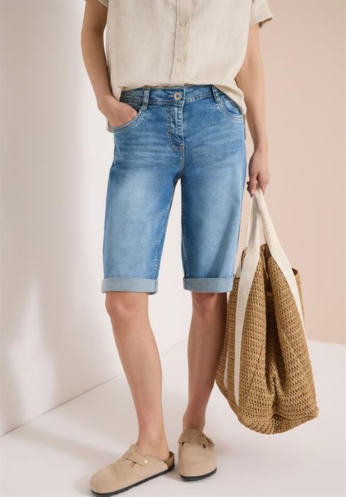 wide-leg-jeansshorts-im-loose-fit-light-blue-washed