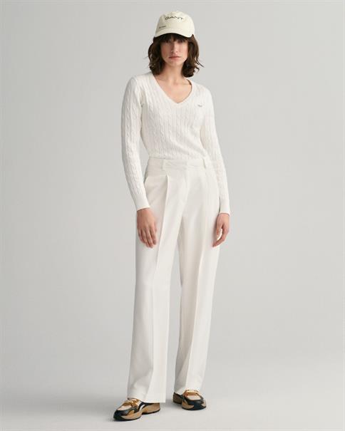 Zopfstrick V-Neck Pullover aus Stretch-Baumwolle eggshell