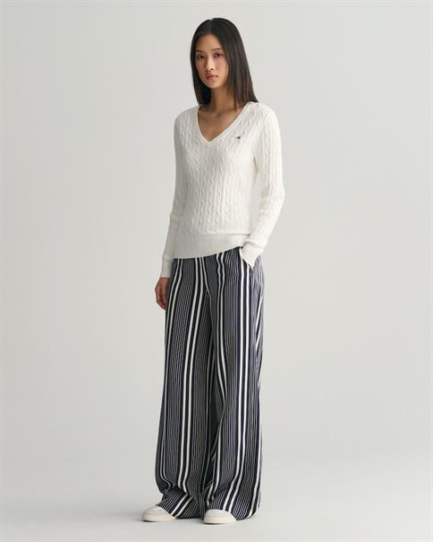 Zopfstrick V-Neck Pullover aus Stretch-Baumwolle eggshell