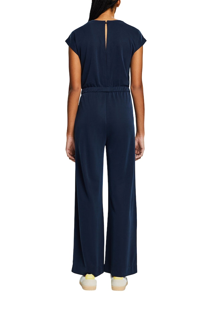 ärmelloser-jumpsuit-mit-faltennaht-navy